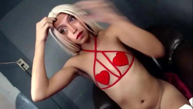 Image 3 of queenfoxylady Stream on Chaturbate on 3 months ago