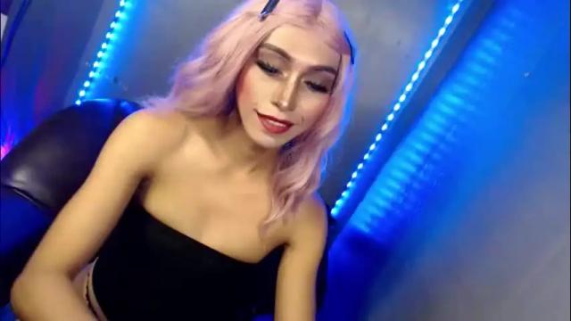 Image 11 of queenfoxylady Stream on Chaturbate on 5 days ago