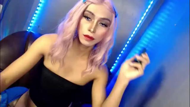 Image 3 of queenfoxylady Stream on Chaturbate on 5 days ago