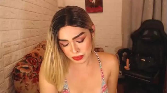 Image 3 of queenkiraasiantsxxx Stream on Chaturbate on 15 months ago