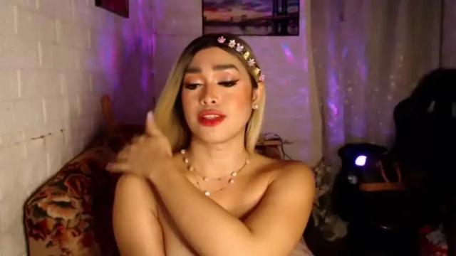 Image 10 of queenkiraasiantsxxx Stream on Chaturbate on 18 months ago