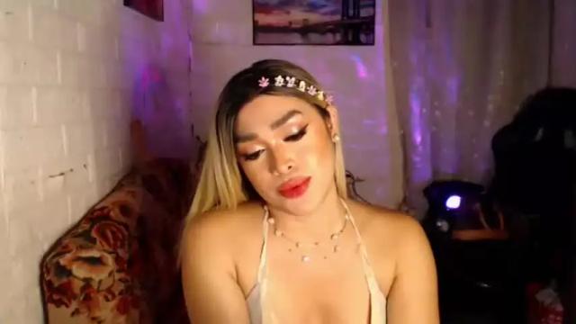 Image 6 of queenkiraasiantsxxx Stream on Chaturbate on 12 months ago