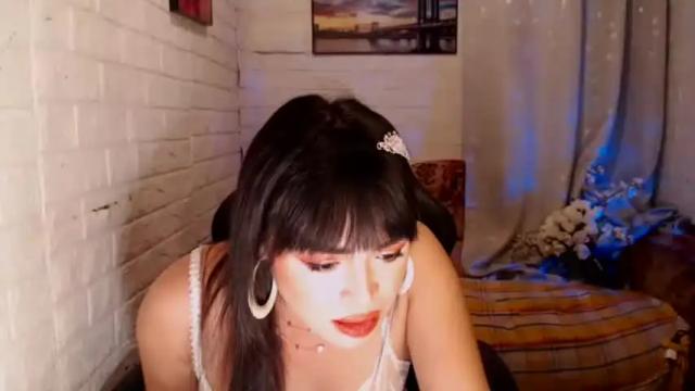 Image 4 of queenkiraasiantsxxx Stream on Chaturbate on 15 months ago