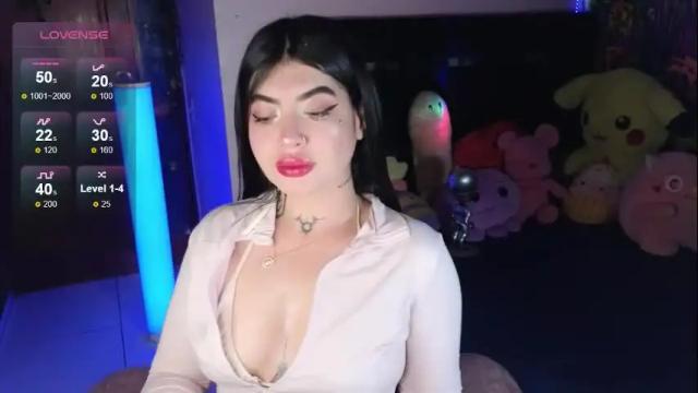 Image 2 of queenlamia Stream on Chaturbate on 1 month ago