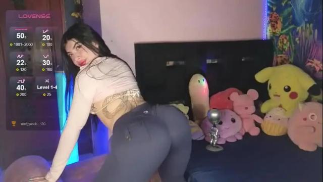 Image 8 of queenlamia Stream on Chaturbate on 1 month ago