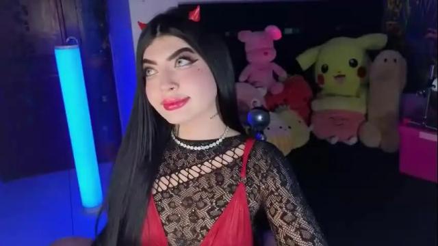 Image 2 of queenlamia Stream on Chaturbate on 1 month ago