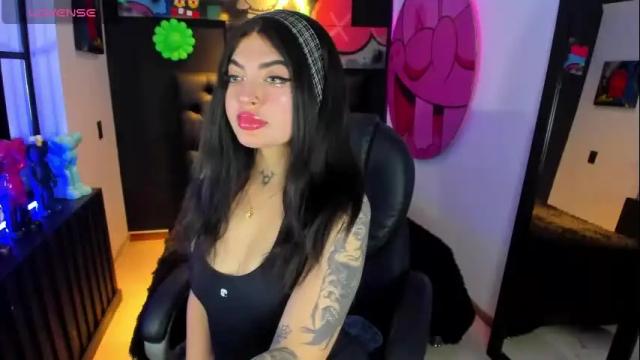 Image 6 of queenlamia Stream on Chaturbate on 19 days ago