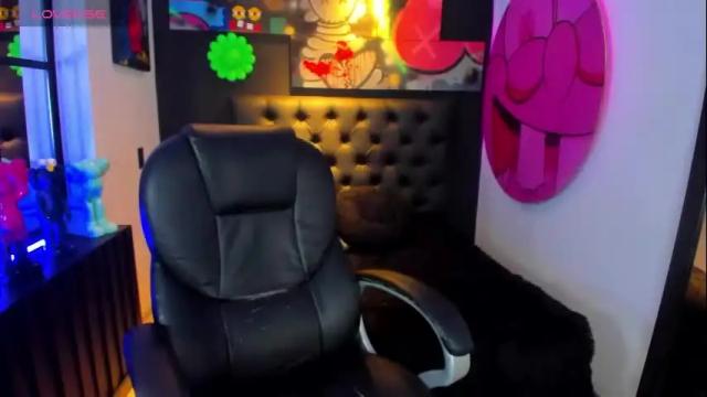 Image 10 of queenlamia Stream on Chaturbate on 17 days ago