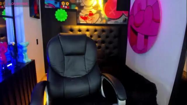 Image 12 of queenlamia Stream on Chaturbate on 17 days ago