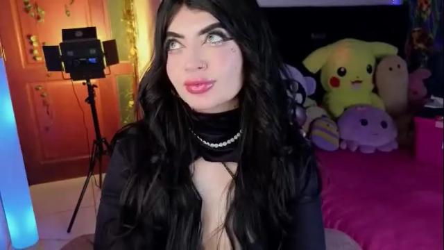 Image 11 of queenlamia Stream on Chaturbate on 5 days ago