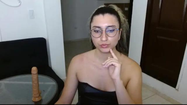 Image 7 of queenlilith_paradise Stream on Chaturbate on 13 months ago