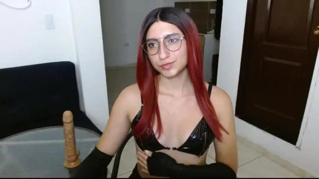 Image 2 of queenlilith_paradise Stream on Chaturbate on 13 months ago