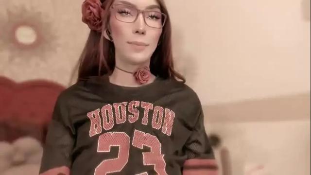 Image 2 of queenmaniacts Stream on Chaturbate on 3 months ago