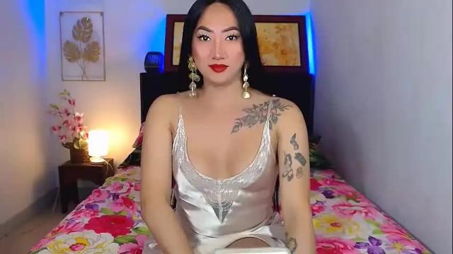 Image 2 of queenmistressts Stream on Chaturbate on 1 month ago