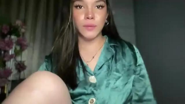 Image 3 of queenn_xxx Stream on Chaturbate on 15 months ago