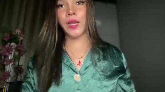 Image 4 of queenn_xxx Stream on Chaturbate on 15 months ago