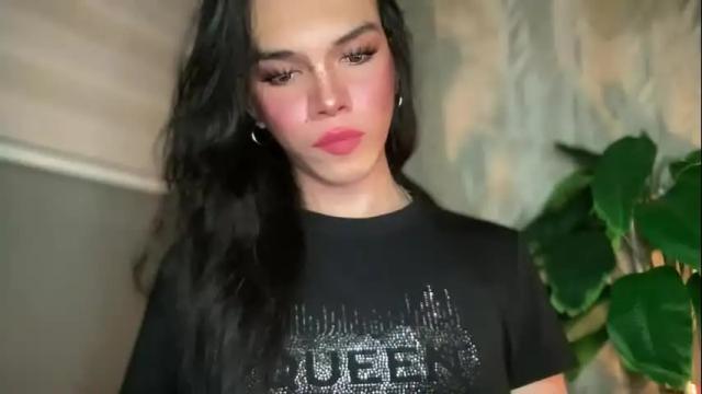 Image 3 of queenn_xxx Stream on Chaturbate on 3 months ago