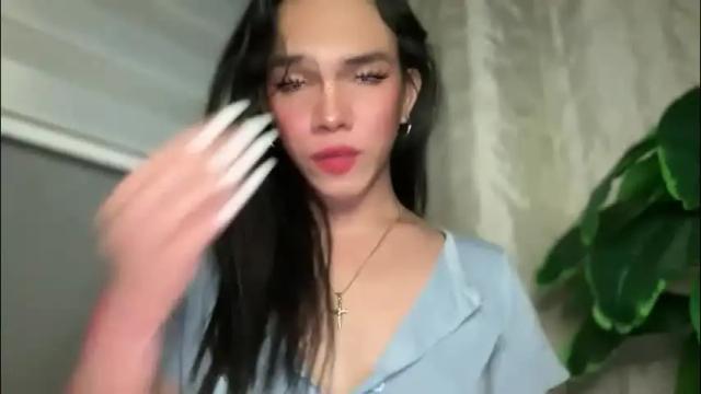 Image 3 of queenn_xxx Stream on Chaturbate on 2 months ago