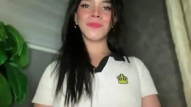 Image 4 of queenn_xxx Stream on Chaturbate on 2 months ago