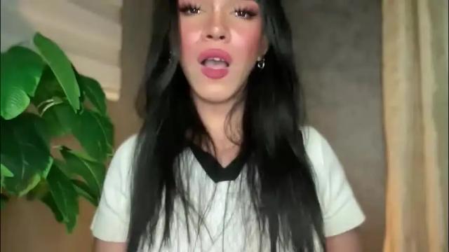 Image 12 of queenn_xxx Stream on Chaturbate on 2 months ago