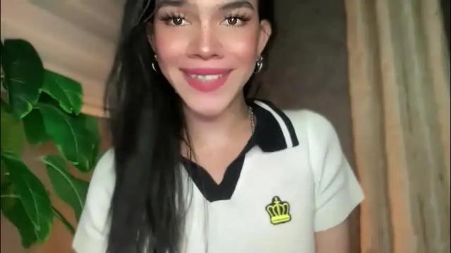 Image 3 of queenn_xxx Stream on Chaturbate on 2 months ago