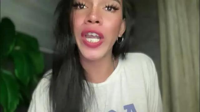 Image 7 of queenn_xxx Stream on Chaturbate on 1 month ago