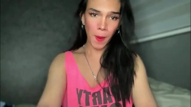 Image 3 of queenn_xxx Stream on Chaturbate on 1 month ago