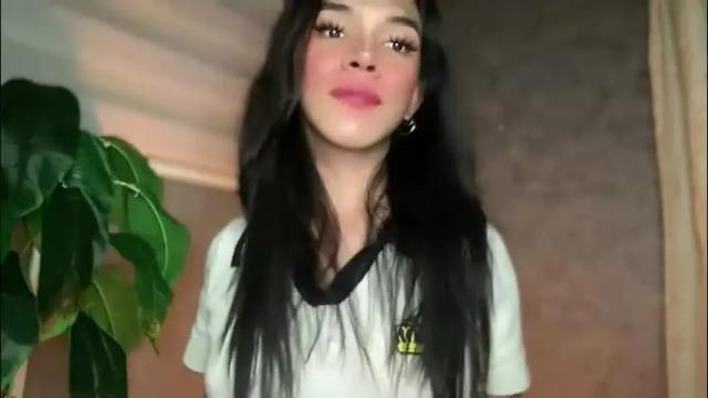 Image 4 of queenn_xxx Stream on Chaturbate on 1 month ago