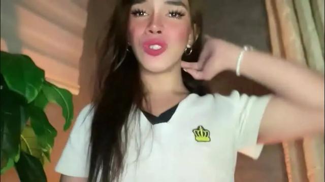 Image 3 of queenn_xxx Stream on Chaturbate on 26 days ago