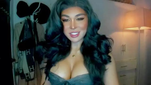 Image 7 of queenofamerica Stream on Chaturbate on 15 months ago