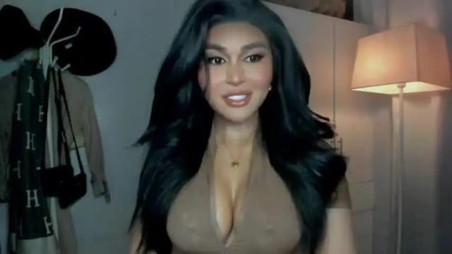 Image 7 of queenofamerica Stream on Chaturbate on 15 months ago