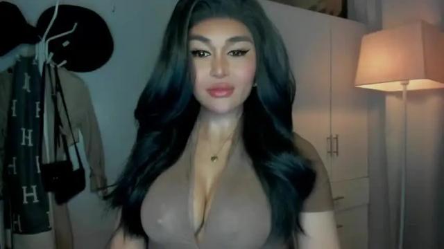 Image 2 of queenofamerica Stream on Chaturbate on 15 months ago