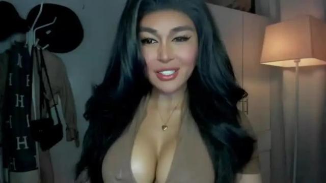 Image 6 of queenofamerica Stream on Chaturbate on 15 months ago