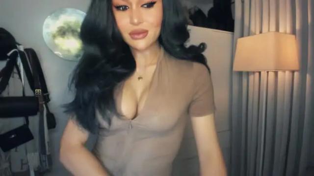 Image 6 of queenofamerica Stream on Chaturbate on 13 months ago