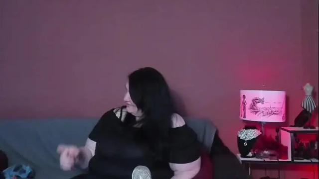 Image 2 of queenofhaze Stream on Chaturbate on 29 days ago