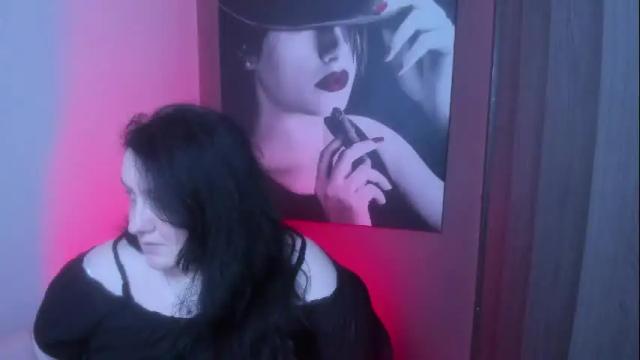 Image 4 of queenofhaze Stream on Chaturbate on 15 days ago