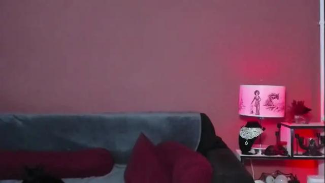 Image 3 of queenofhaze Stream on Chaturbate on 15 days ago
