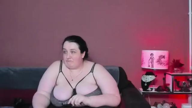 Image 4 of queenofhaze Stream on Chaturbate on 15 days ago