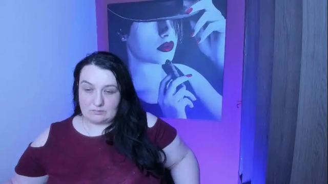Image 2 of queenofhaze Stream on Chaturbate on 9 days ago