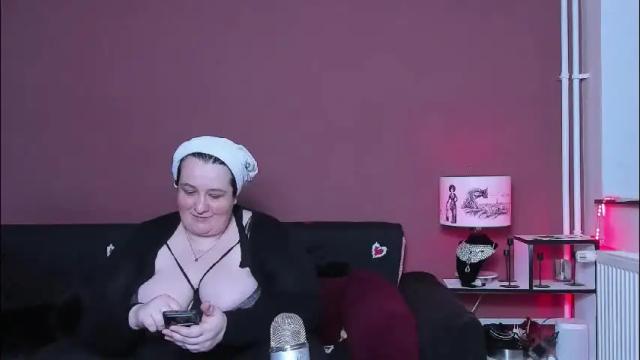 Image 8 of queenofhaze Stream on Chaturbate on 2 months ago