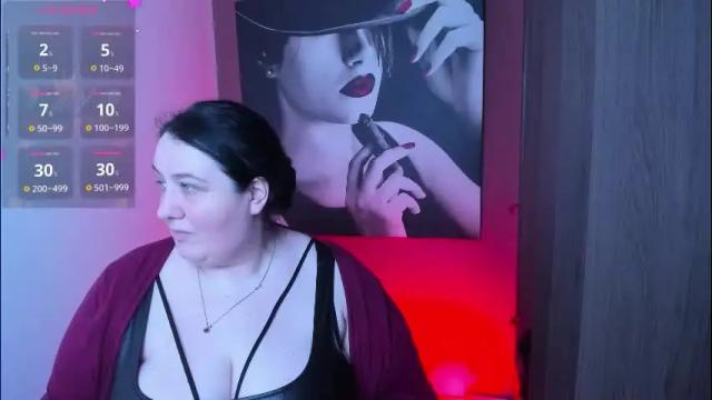 Image 2 of queenofhaze Stream on Chaturbate on 18 days ago