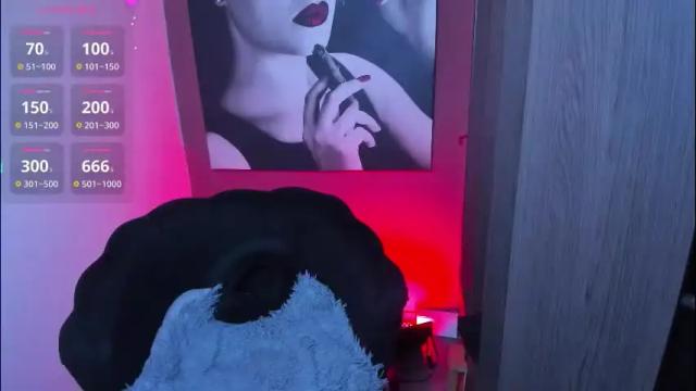 Image 10 of queenofhaze Stream on Chaturbate on 17 days ago