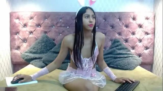 Image 4 of queenpaau Stream on Chaturbate on 2 months ago