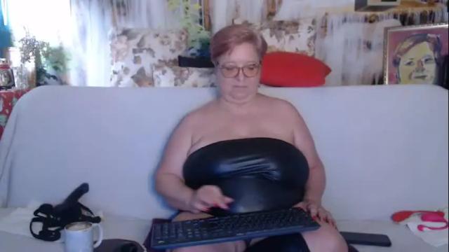 Image 3 of queenpammy Stream on Chaturbate on 1 month ago