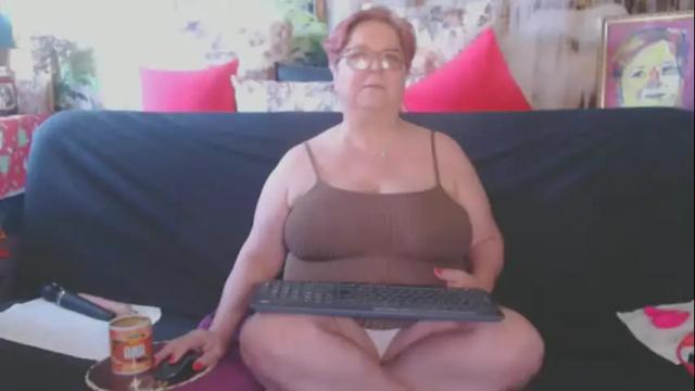 Image 3 of queenpammy Stream on Chaturbate on 22 days ago