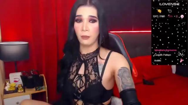 Image 11 of queenpinayhorsecock Stream on Chaturbate on 16 months ago