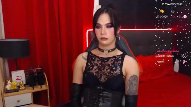 Image 4 of queenpinayhorsecock Stream on Chaturbate on 15 months ago