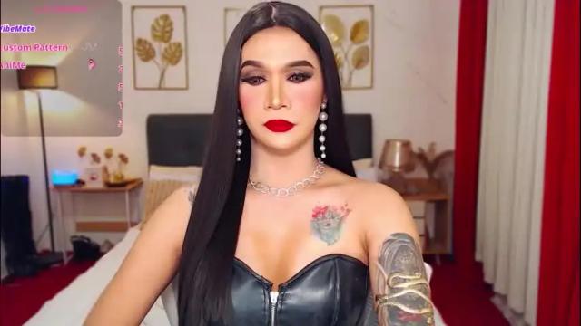 Image 7 of queenpinayhorsecock Stream on Chaturbate on 1 month ago