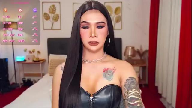 Image 10 of queenpinayhorsecock Stream on Chaturbate on 1 month ago