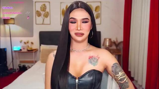 Image 2 of queenpinayhorsecock Stream on Chaturbate on 1 month ago